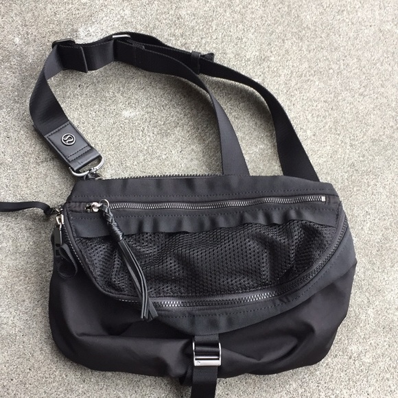 lululemon sling bag